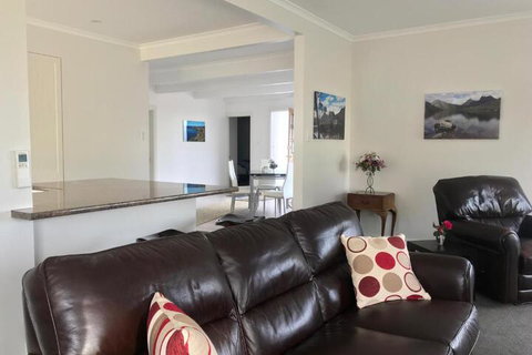 Seaside Retreat - Events Australia 6