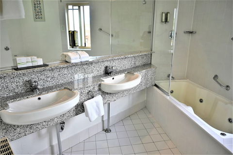 Grand Country Lodge Motel - Tourism Bookings 6