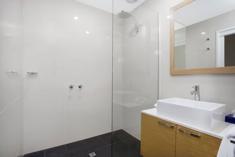 Mid City Warrnambool - Accommodation Europe 3