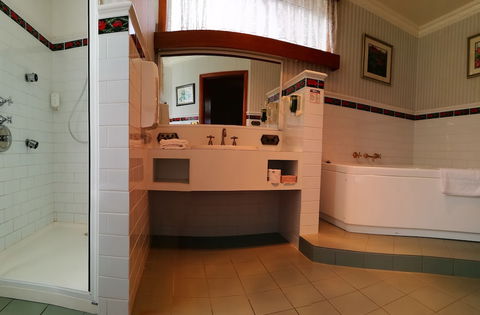 Motel Mayfair On Cavell - Tourism Bookings 5