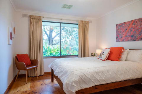 Linger Longer Vineyard Bed & Breakfast - Events Australia 1