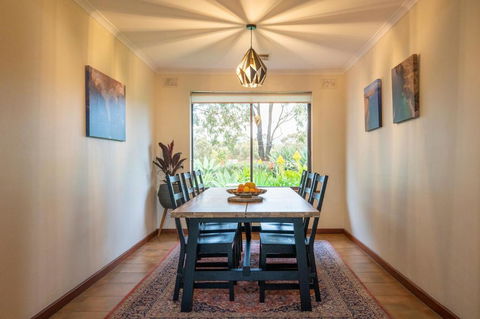 Linger Longer Vineyard Bed & Breakfast - Events Australia 4