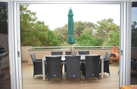 STYLISH HOLIDAY HOME OPPOSITE SURF - Events Australia 1