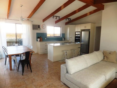 TERRIFIC On TAMARA CRESCENT - Events Australia 3