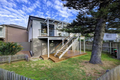 BEACH BAY BEE PET FRIENDLY - Events Australia 6