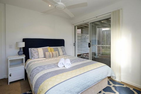 BEACH BAY BEE PET FRIENDLY - Events Australia 2