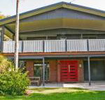 Red Door Beach House Marcoola Beach PET FRIENDLY FOXTEL WIFI 500 BOND Linen Supplied - Events Australia