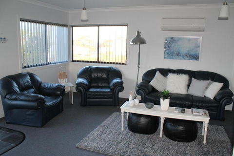 Bircoo Cottage Beach & Golf Getaway - Events Australia 5