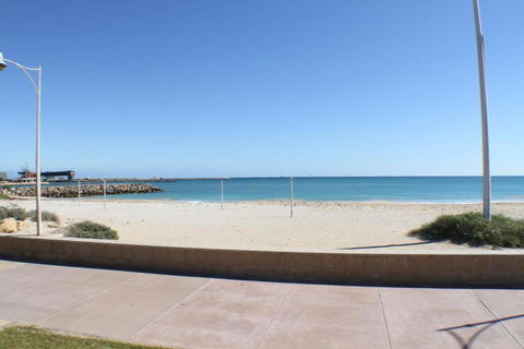 Geraldton Holiday Unit With Free Netflix - Events Australia 4