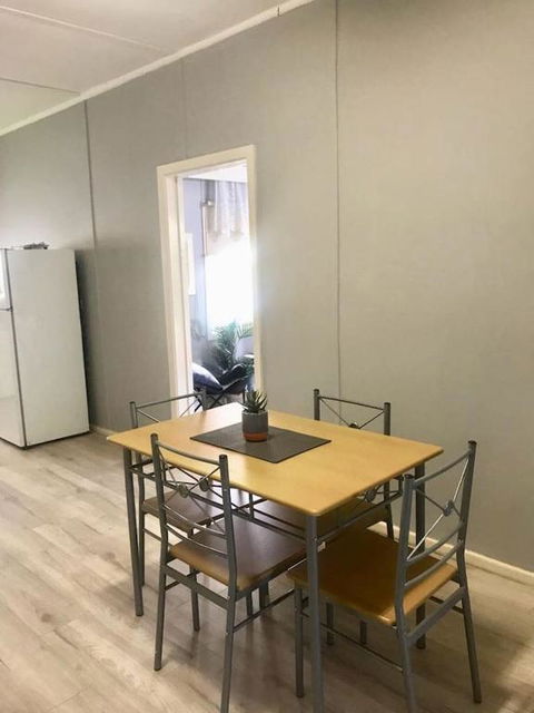 Cosy Country Cottage With AirCon - Events Australia 3