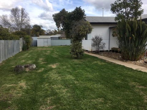 Cosy Country Cottage With AirCon - Events Australia 6