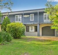Bonny Beach House Holiday accommodation with pool - Events Australia