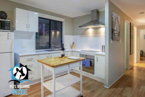 Almost New + Sea & Lake Views - Events Australia 2