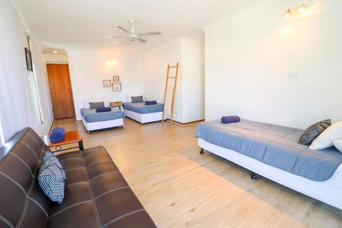 Ripples By The Sea - Accommodation Europe 1