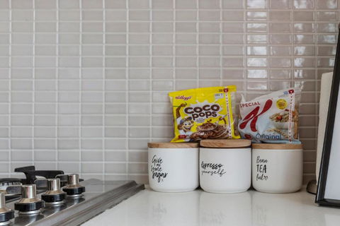 LIGHT AIRY SPACIOUS QUEENS ROAD APARTMENT - Events Australia 5