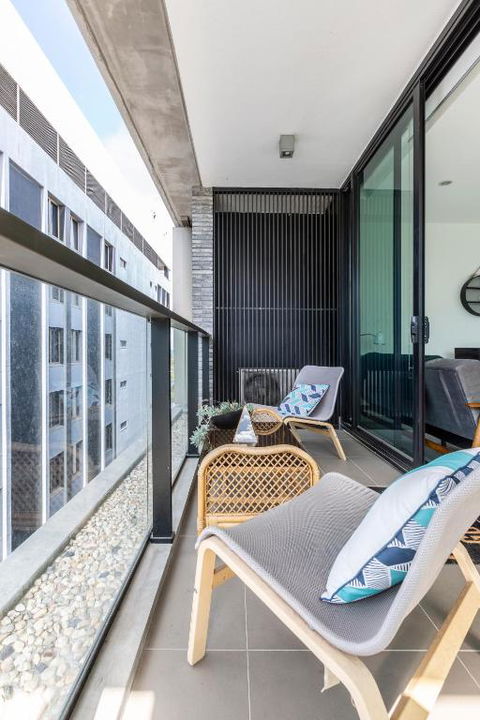 LIGHT AIRY SPACIOUS QUEENS ROAD APARTMENT - Events Australia 4