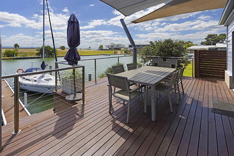 Pelican Landing Stunning Lake King Views - Events Australia 2