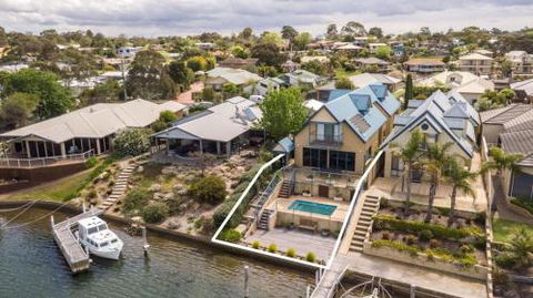 The Loft Waterfront With Private Pool - Events Australia 4