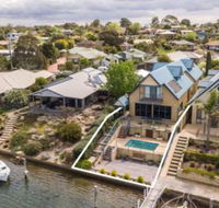 The Loft Waterfront with Private Pool - Events Australia