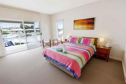 Beach 2 Waterfront Villa & Beach - Events Australia 1