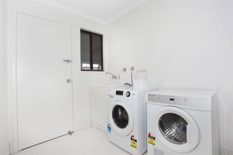 FABULOUS HOLIDAY HIDEAWAY COOLUM BEACH - Events Australia 5