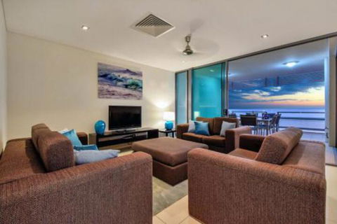 Oceana Darwin Central Oceanfront 3 Bedroom 2 Lounge Room Pool Gym Tennis Court Sleeps 9 - Events Australia 2