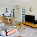 WHITSUNDAY Brand New Townhouse Close To Boardwalk - Events Australia 1