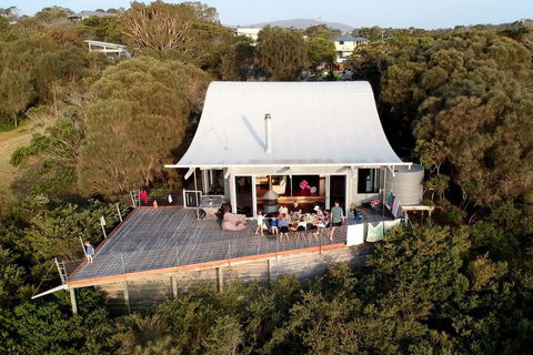 Waves - Tourism Bookings 3