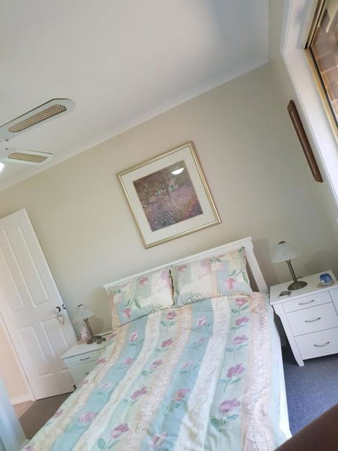 Robyns Nest Hosted Bed & Breakfast - Accommodation Europe 3