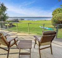 Eagle Point Getaway Waterfront Serenity - Events Australia