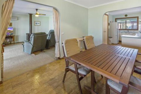 Eagle Point Getaway Waterfront Serenity! - Events Australia 5