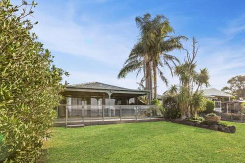 Eagle Point Getaway Waterfront Serenity! - Events Australia 6