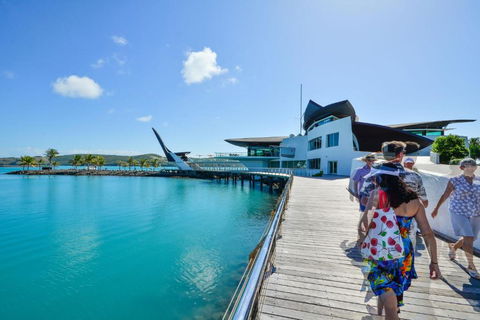 Yacht Club Villa 33 Serenity 4 Bedroom 4 Bathroom House Ocean Views 2 Buggies - Accommodation Europe 4