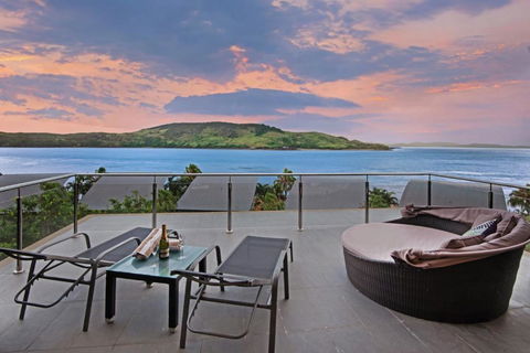 Yacht Club Villa 33 Serenity 4 Bedroom 4 Bathroom House Ocean Views 2 Buggies - Accommodation Europe 3