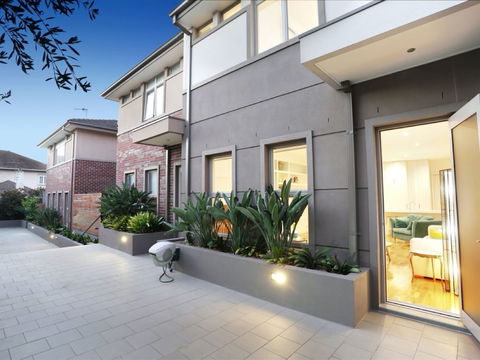 Kew Luxurious Townhouse - Events Australia 0