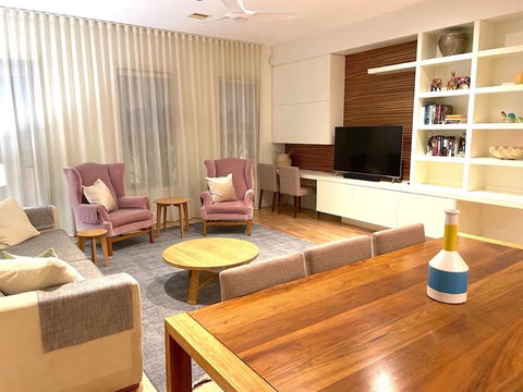 Kew Luxurious Townhouse - Events Australia 6