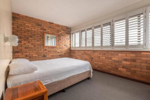 San Clemente U1 / 24 Orvieto Terrace - Events Australia 3