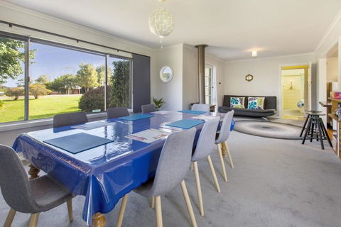Windsong Pet Friendly Wifi & Close To Water - Events Australia 4