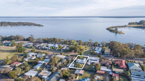 Windsong Pet Friendly Wifi & Close To Water - Events Australia 1