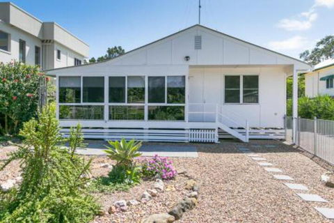 Charming Home By The Sea - Accommodation Europe 7