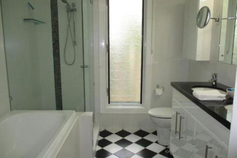 Charming Home By The Sea - Accommodation Europe 5