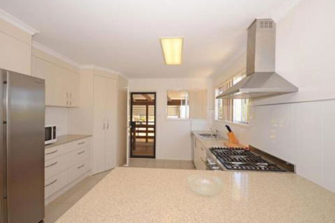 Holiday In Style Hervey Bay - Accommodation Europe 6