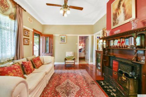 Lovel Cottage - Events Australia 4