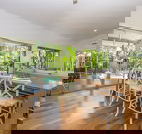 Whispering Palms - Accommodation Europe