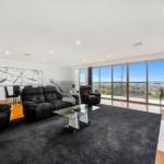 BENGALEE EXECUTIVE TOWNHOUSE MODERN & STYLISH - Accommodation Europe 0