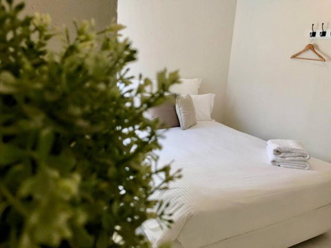 YSG The Edward Townhouse 153 Walk To Town - Tourism Bookings 6