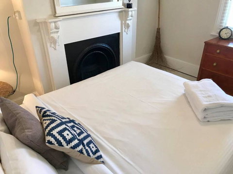 YSG The Edward Townhouse 153 Walk To Town - Tourism Bookings 3