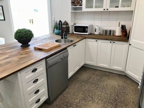 YSG The Edward Townhouse 153 Walk To Town - Tourism Bookings 2