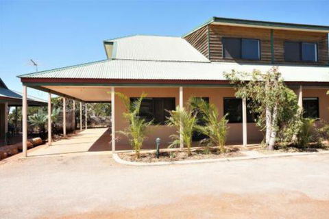Ningaloo Breeze Villa 4 3 Bedroom Fully Self Contained Holiday Accommodation - Events Australia 6