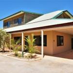 Ningaloo Breeze Villa 3 3 Bedroom Fully Self Contained Holiday Accommodation - Events Australia 1